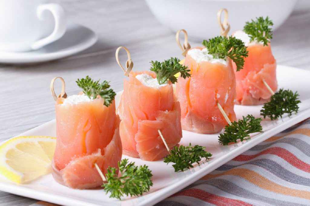 involtini di salmone e formaggio philadelphia