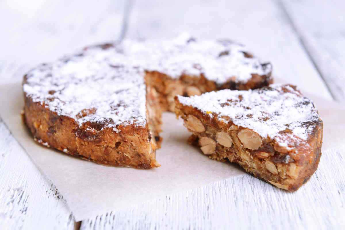 panforte di siena tagliato a fette