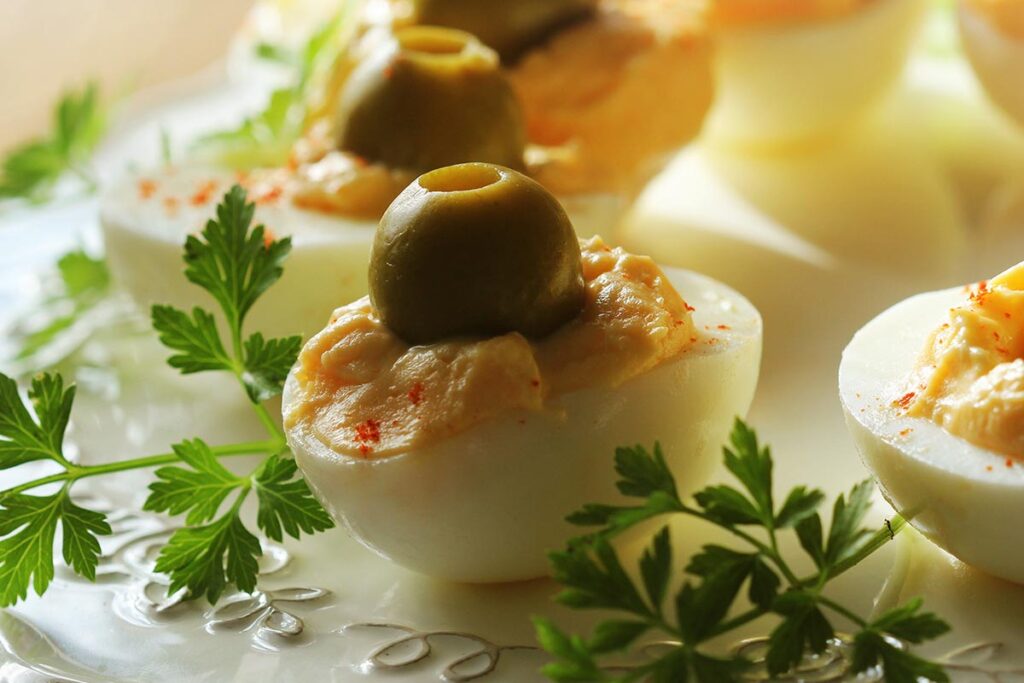 Uova ripiene con olive