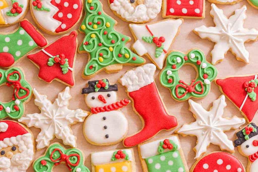 Biscotti di Natale con glassa colorata