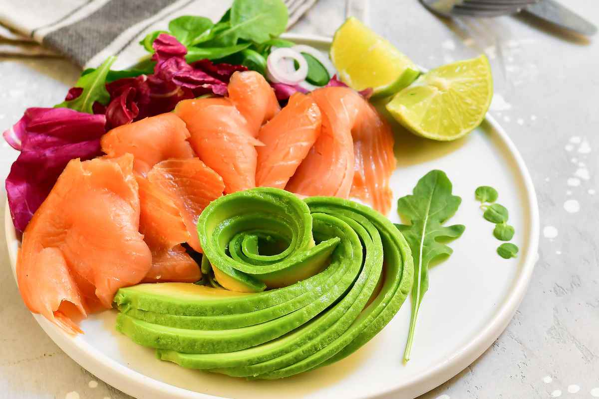 salmone affumicato con avocado