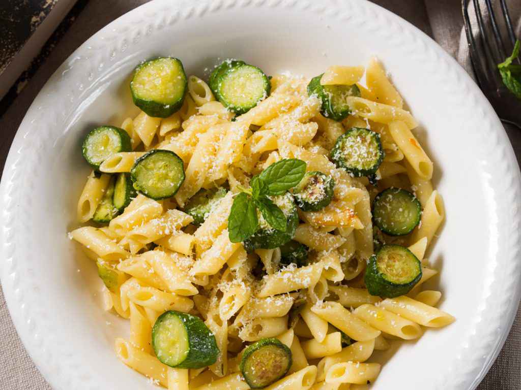 Pasta con zucchine e zafferano