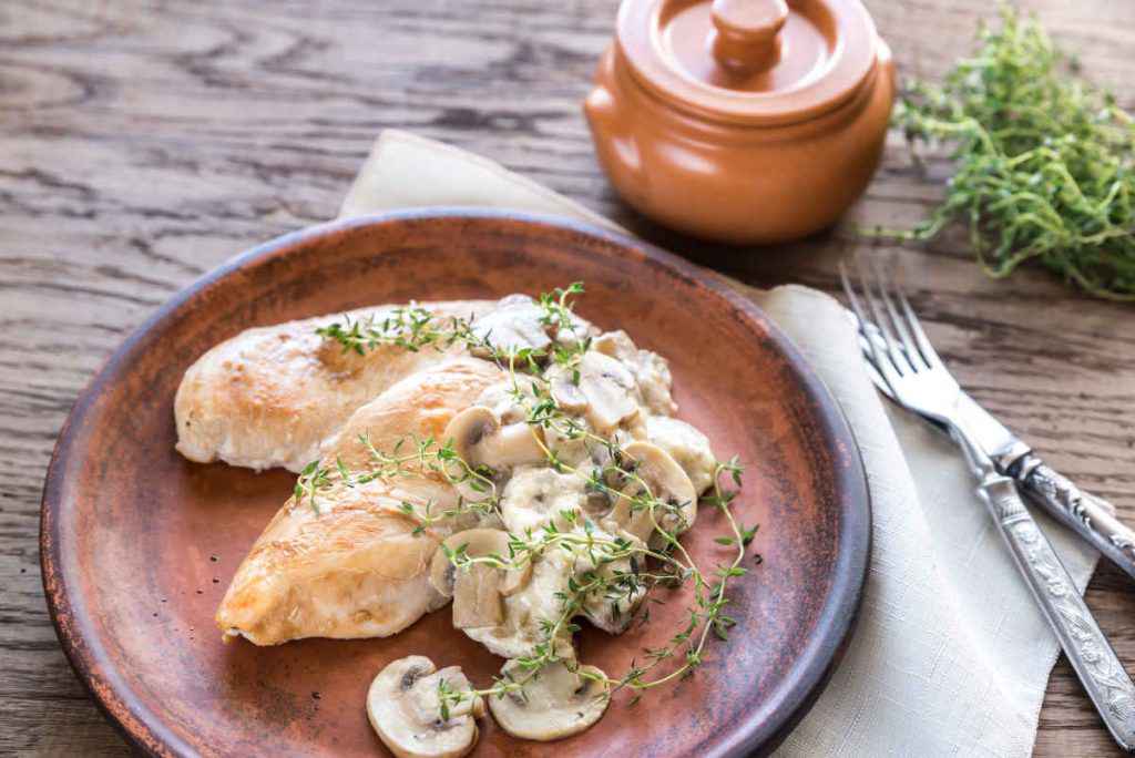 petti di pollo con funghi