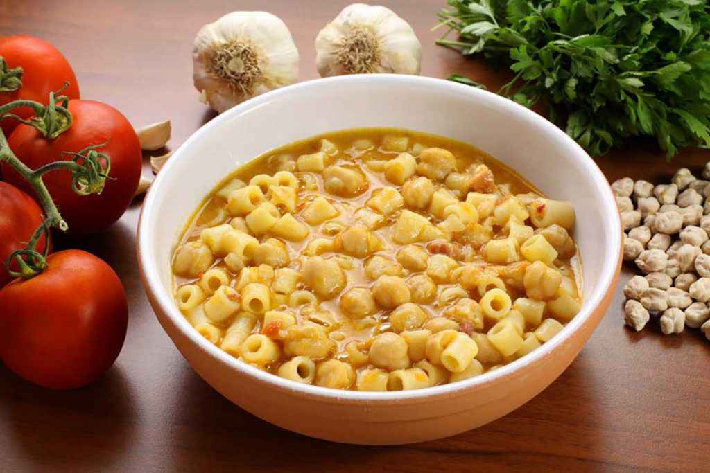 Cosa mangiavano i nostri nonni: Pasta e ceci in bianco