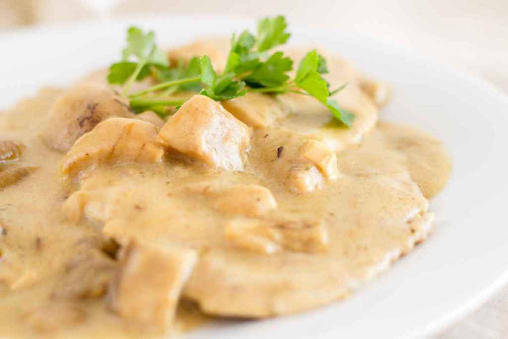 scaloppine di vitello ai funghi con la panna