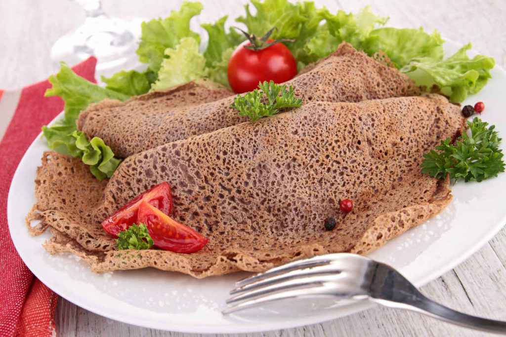 crepes senza glutine al grano saraceno con formaggio e broccoli