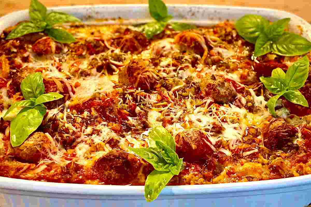 Lasagne di Carnevale napoletane, irresistibili con le polpettine e una farcitura ricca e cremosa