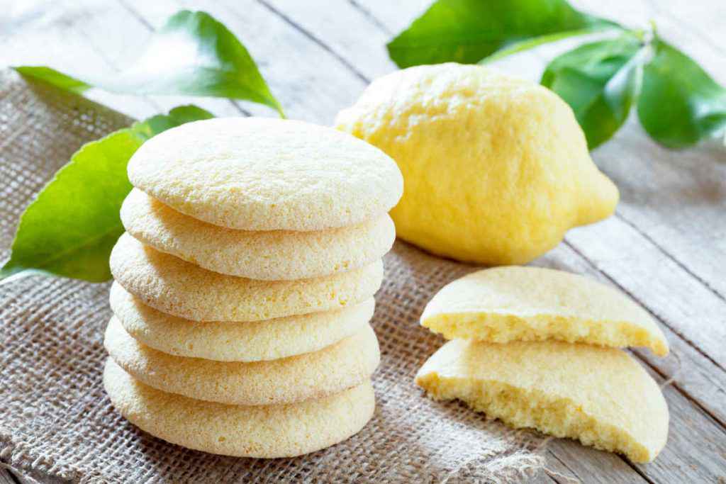 biscotti al limone frollini profumati