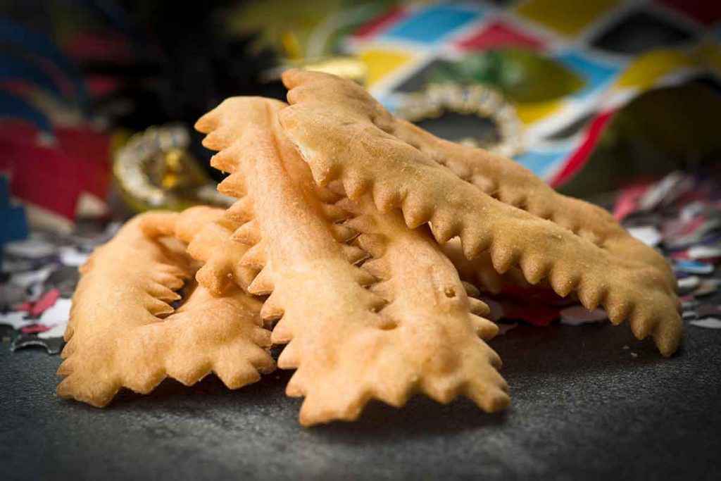 Chiacchiere fritte salate