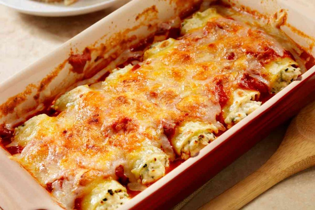 Cannelloni con ricotta in una pirofila