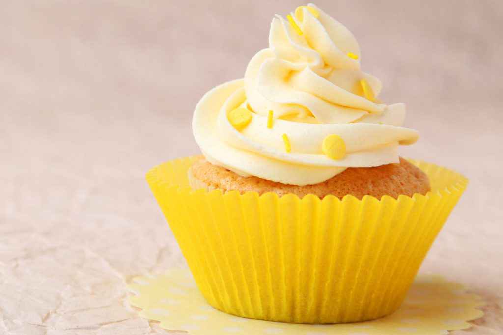 cupcake mimosa con crema