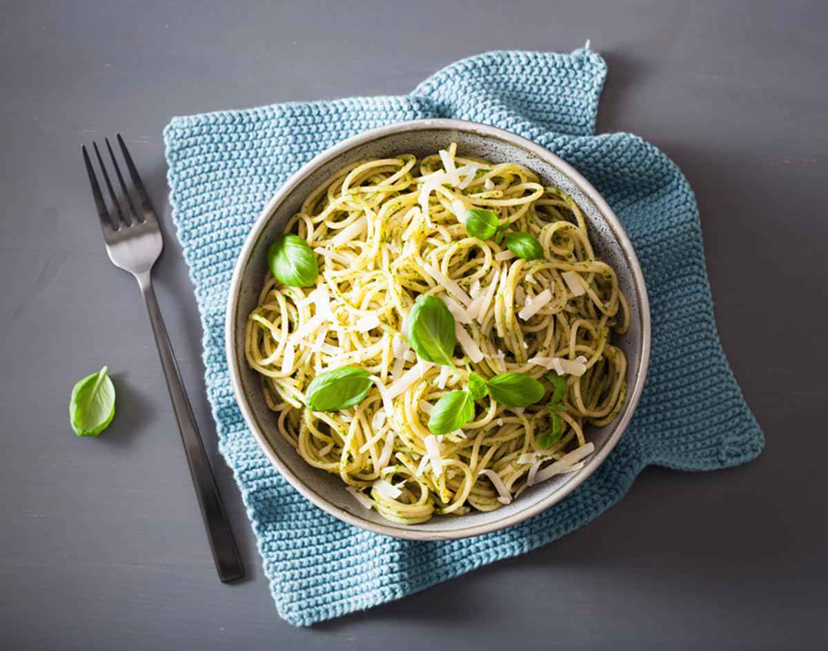 Pasta alla ricotta, limone e basilico