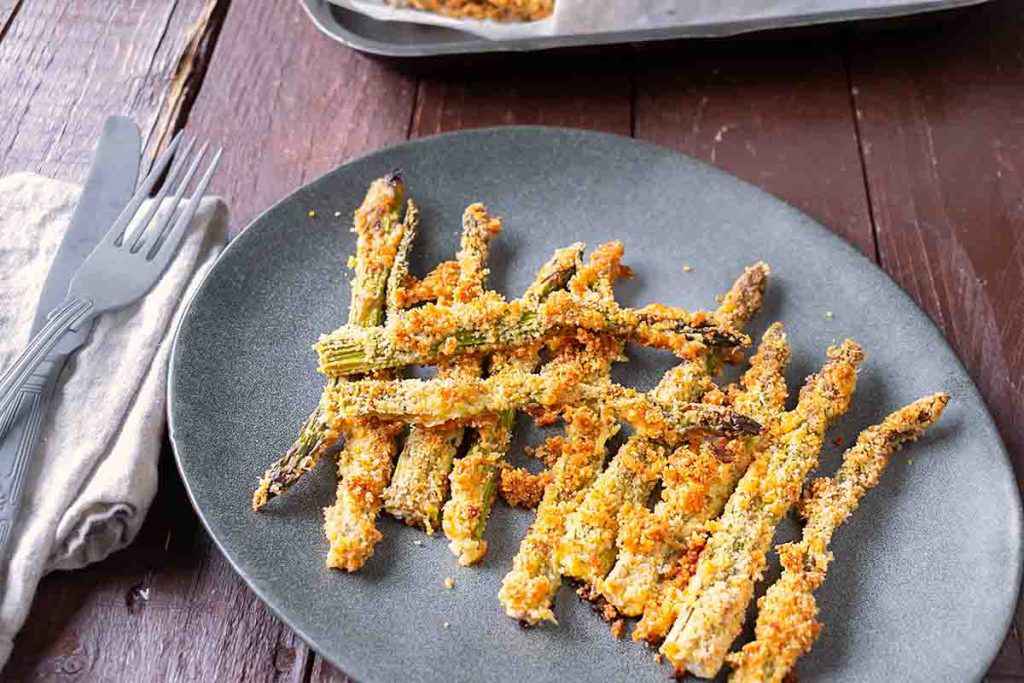 Ricetta del giorno - Asparagi gratinati al forno - Buttalapasta.it