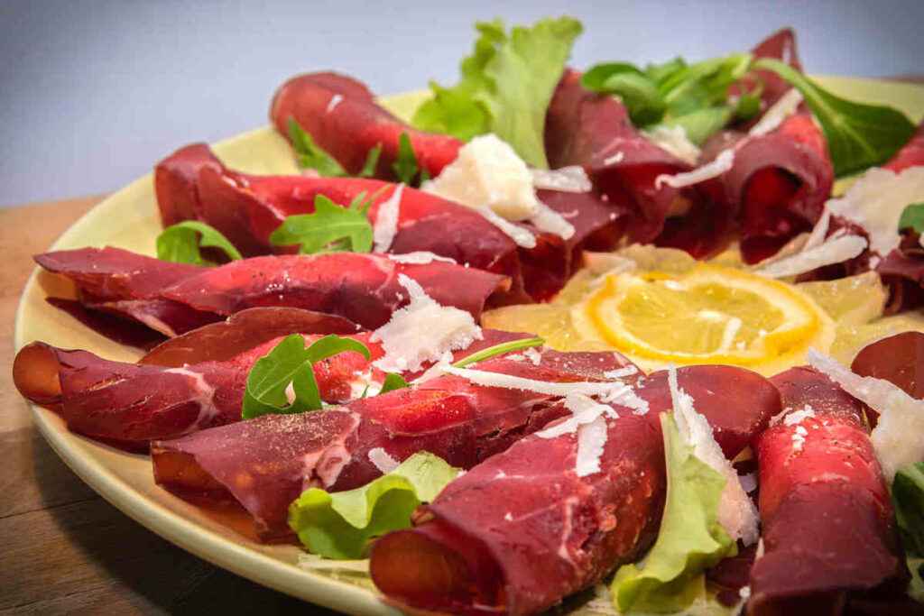 involtini di bresaola ripieni al formaggio