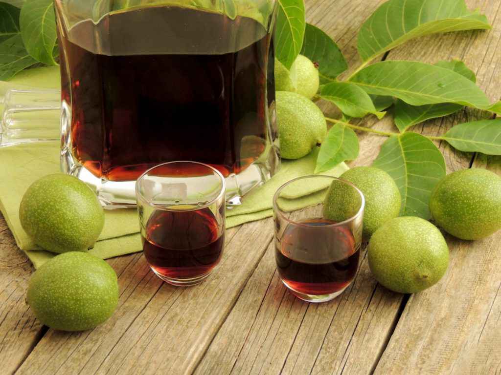 Ricetta del nocino dei frati cucinieri