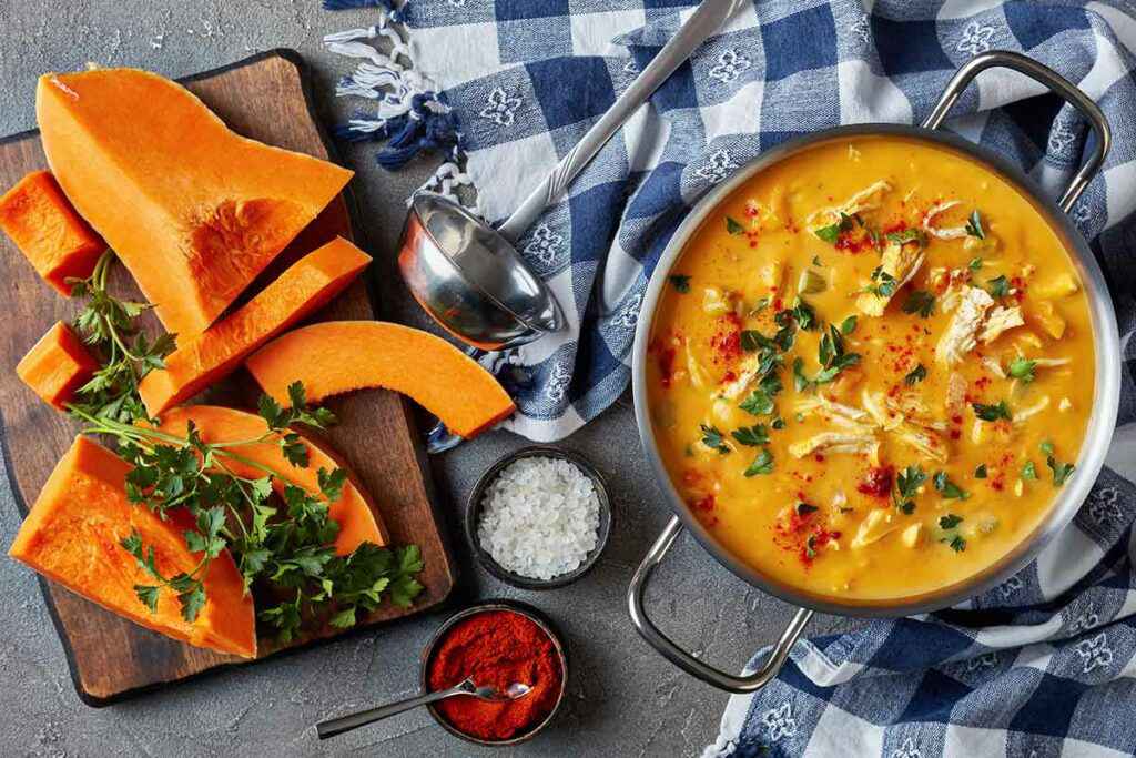 Tegamino con zuppa alla zucca e spezie