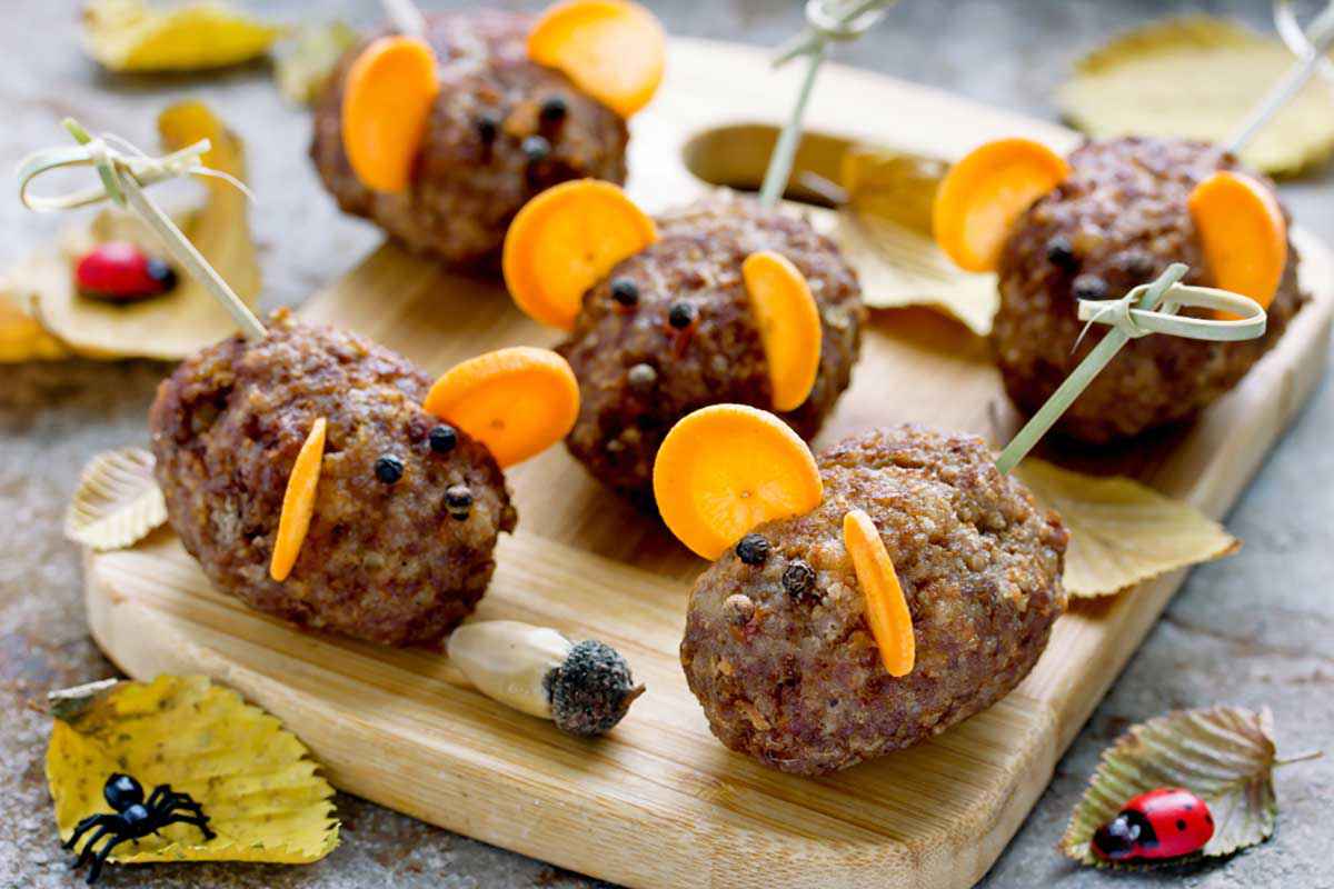 piatto con polpette a forma di topolino per Halloween