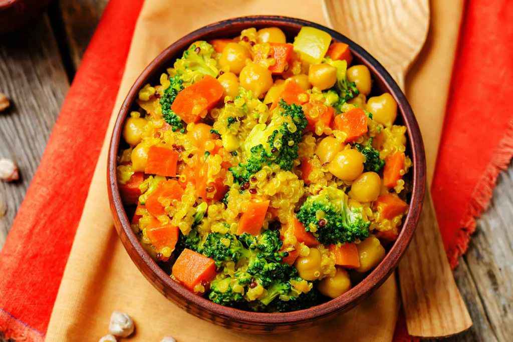 Quinoa al curry con verdure