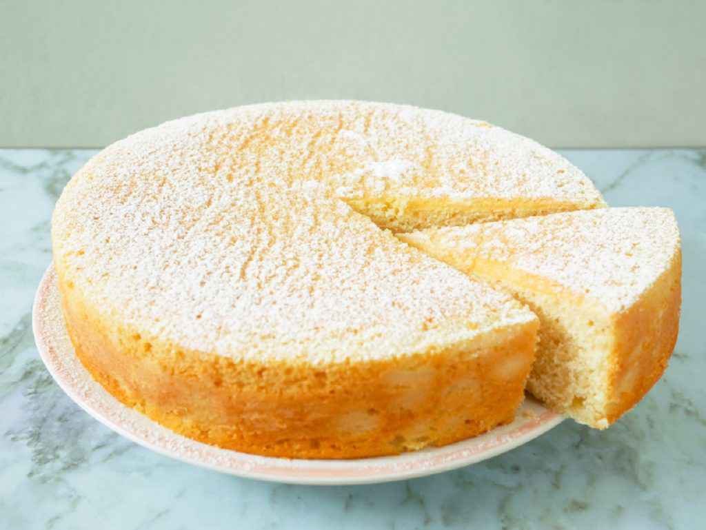 torta all acqua senza uova per un menu con poche calorie