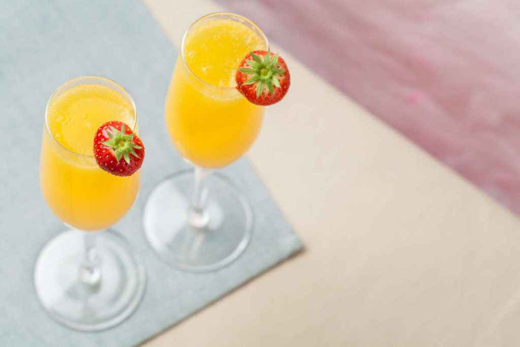 cocktail mimosa e fragole