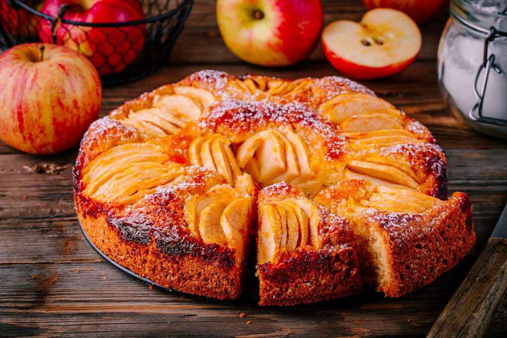 torta di mele con la marmellata