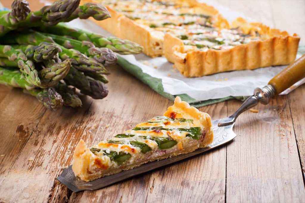 torta salata con asparagi