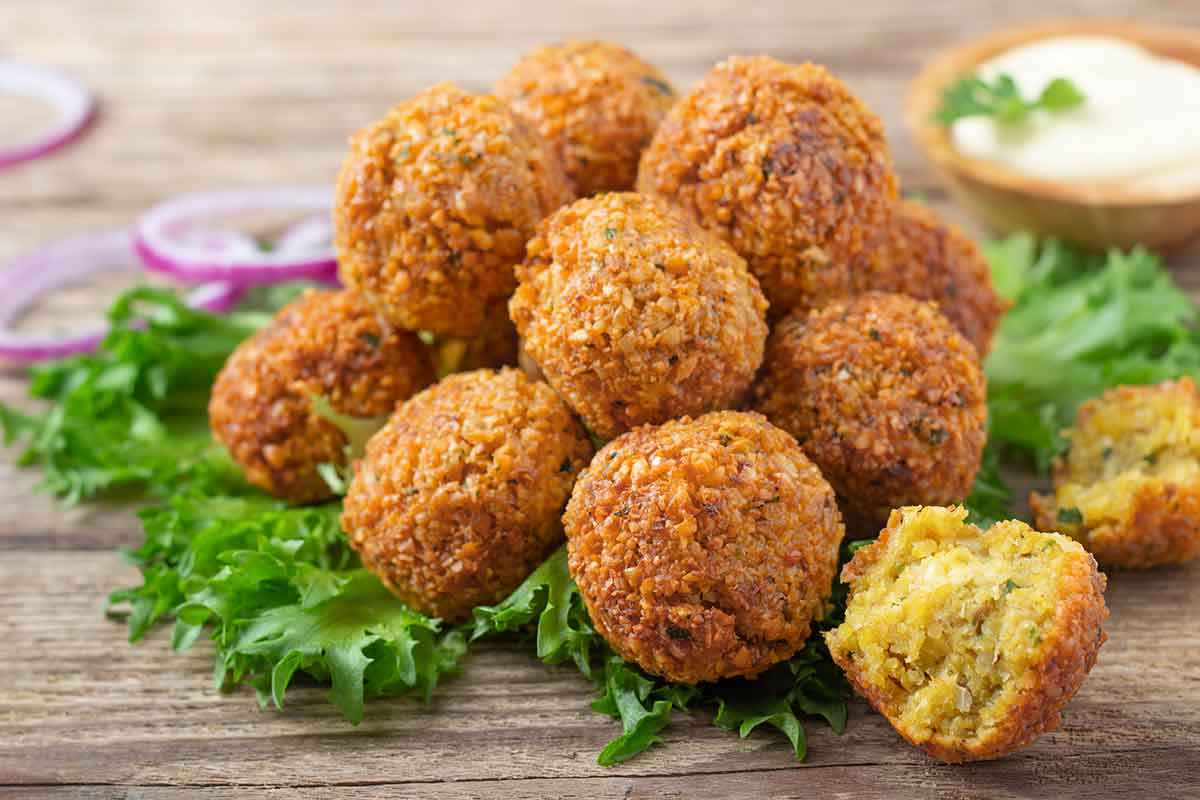 Piatto con Falafel, polpettine di ceci arabe