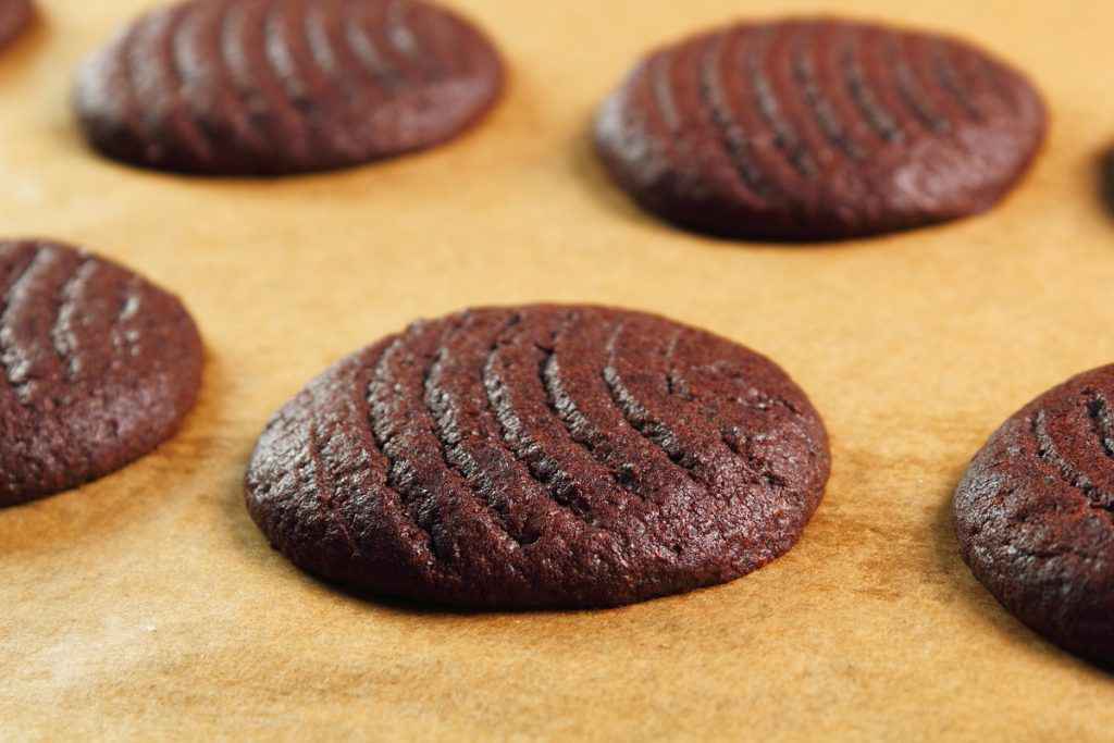 biscotti di pasta frolla al cacao