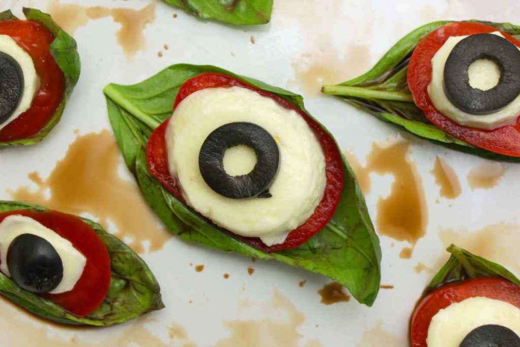 insalatta caprese di halloween