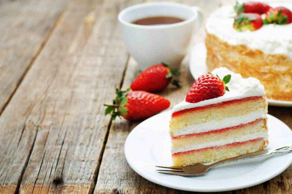 torta panna e fragole festa della donna