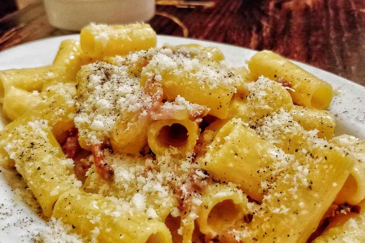 pasta alla carbonara piatto