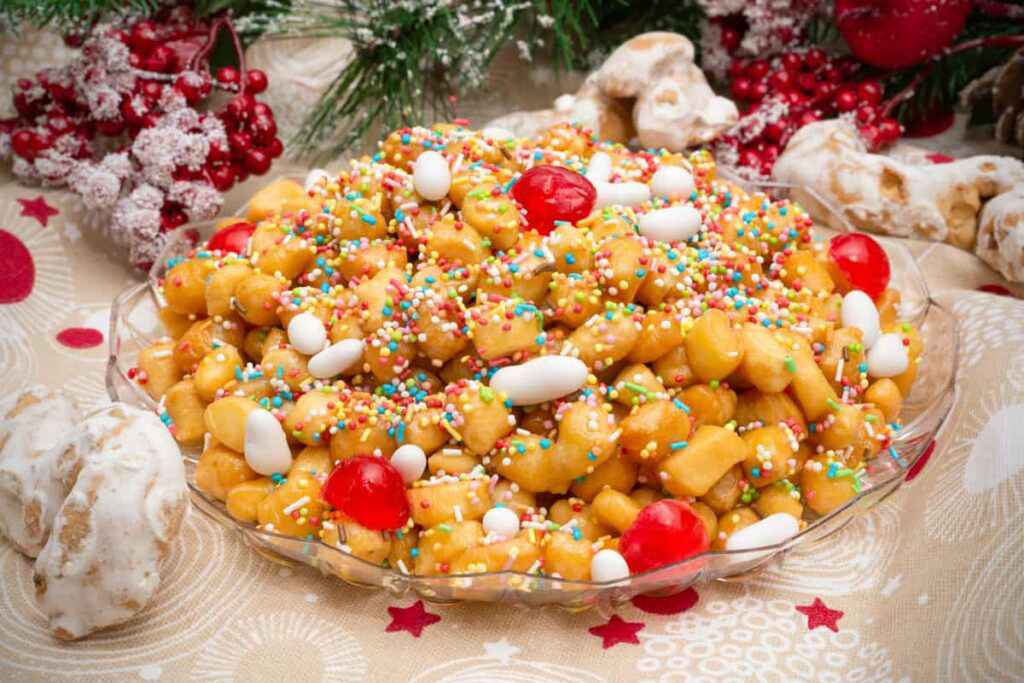 struffoli napoletani dolci di natale