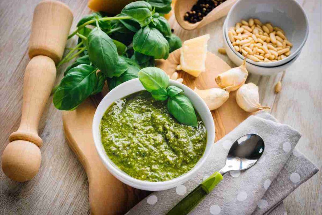 Pesto alla genovese ricetta tradizionale originale