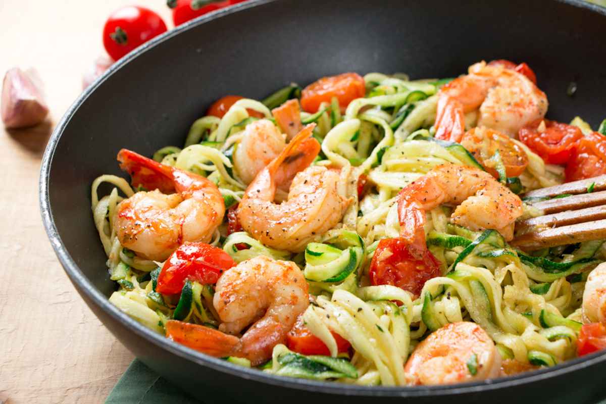 pasta con zucchini e gamberetti surgelati