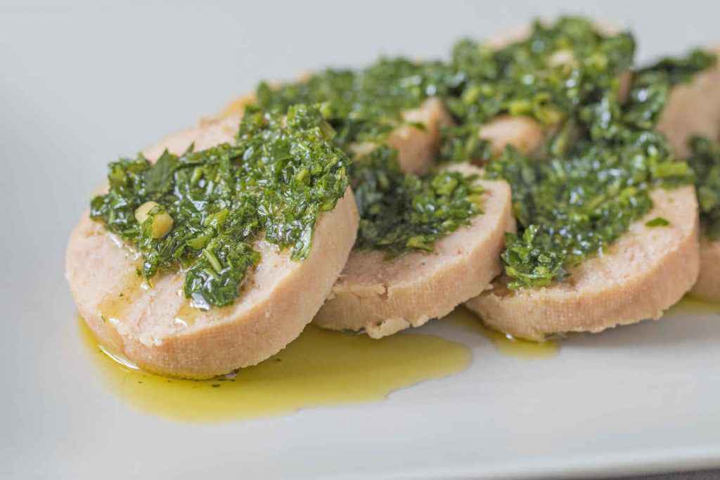 fettine di polpettone di tonno e ricotta con salsa verde