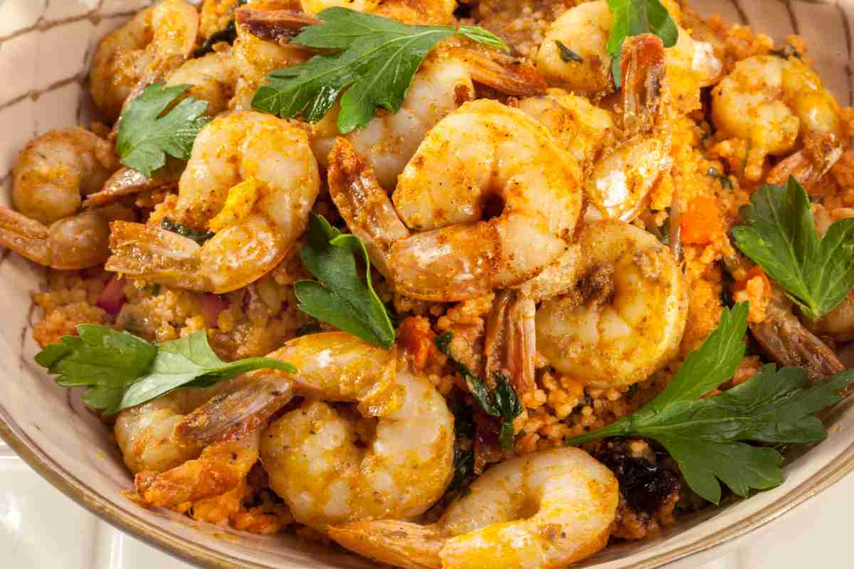 piatto di cous cous verdure e pesce