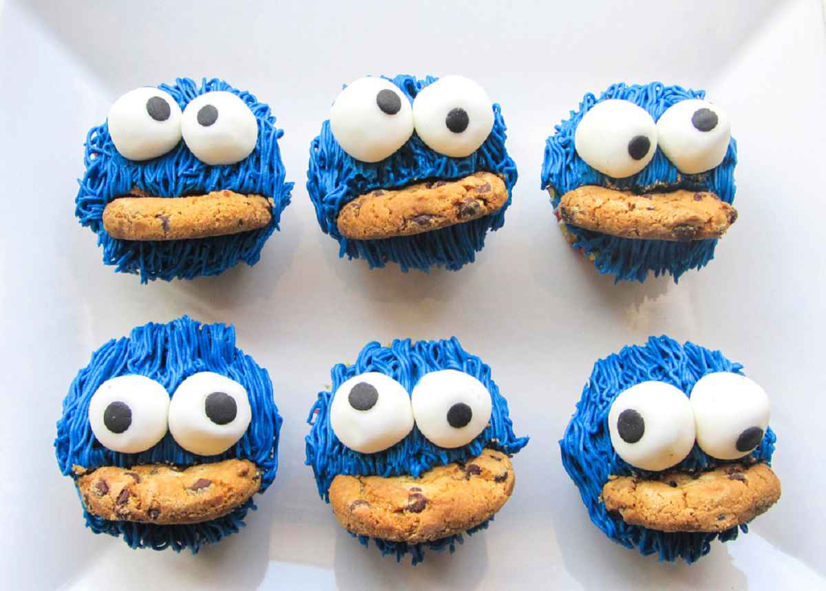 Cupcake Halloween cookie monster