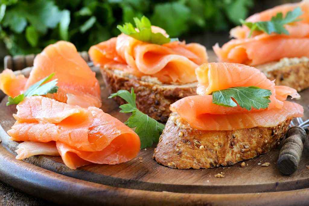 Crostini di salmone affumicato