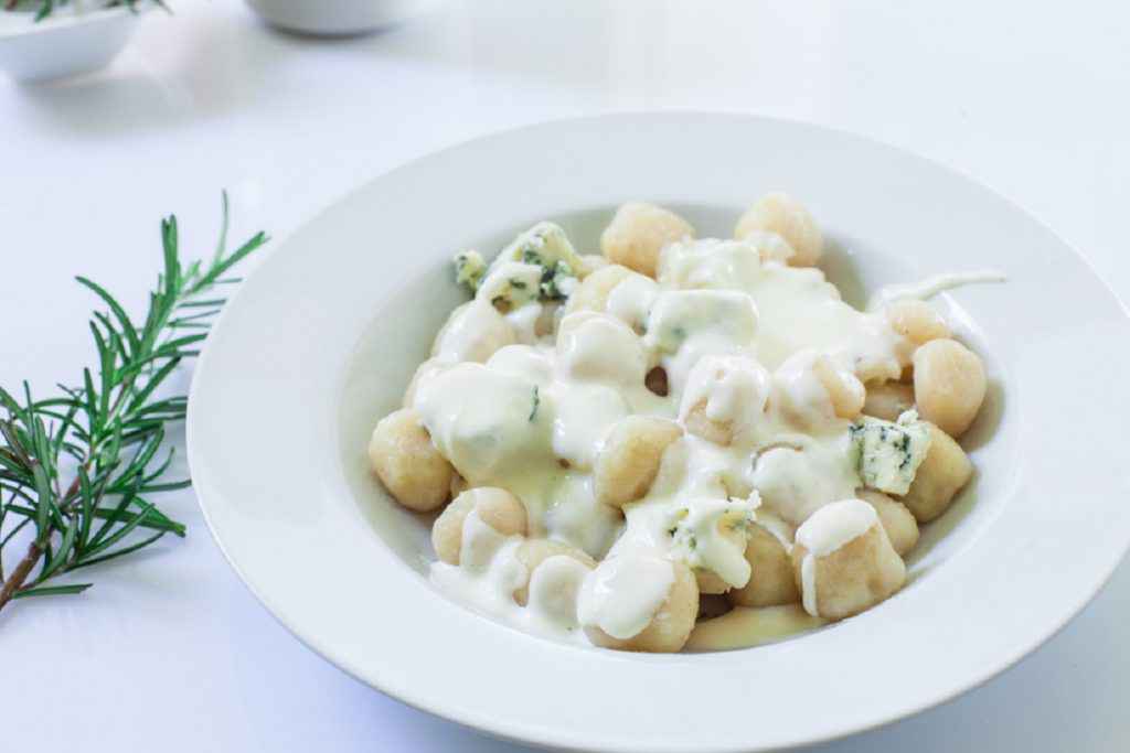 gnocchi ai formaggi con gorgonzola