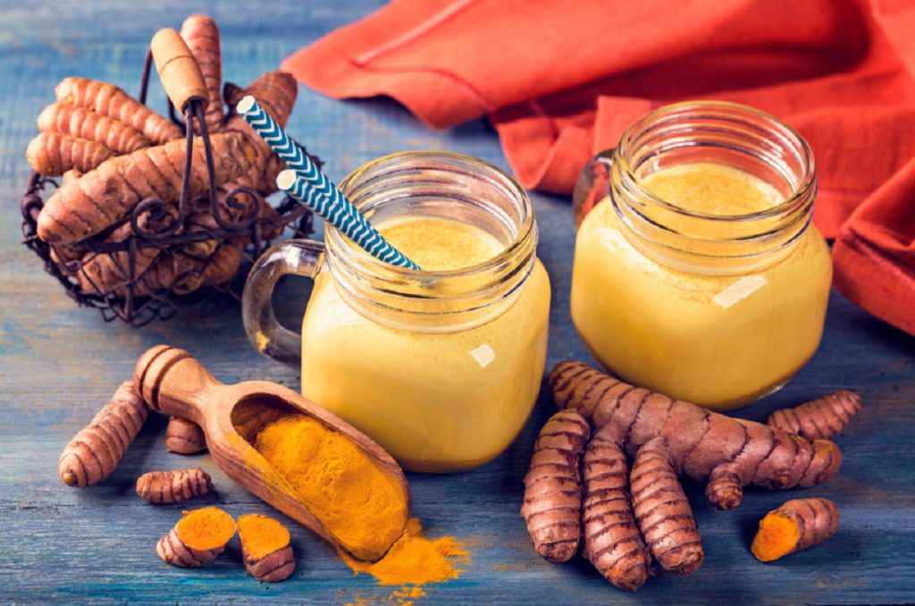 latte alla curcuma