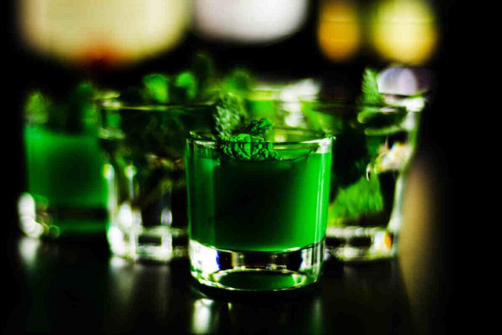 shottini di liquore alla menta