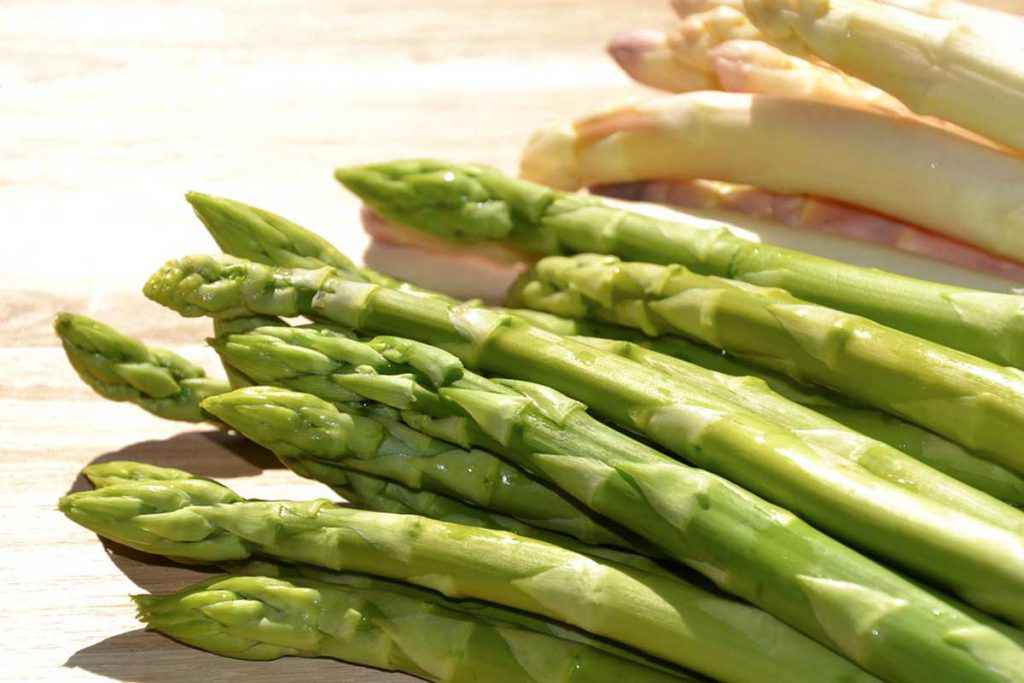 Come pulire gli asparagi - Buttalapasta.it