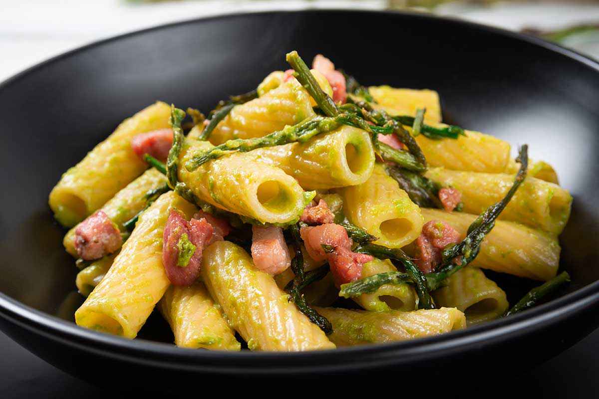 Pasta con asparagi selvatici