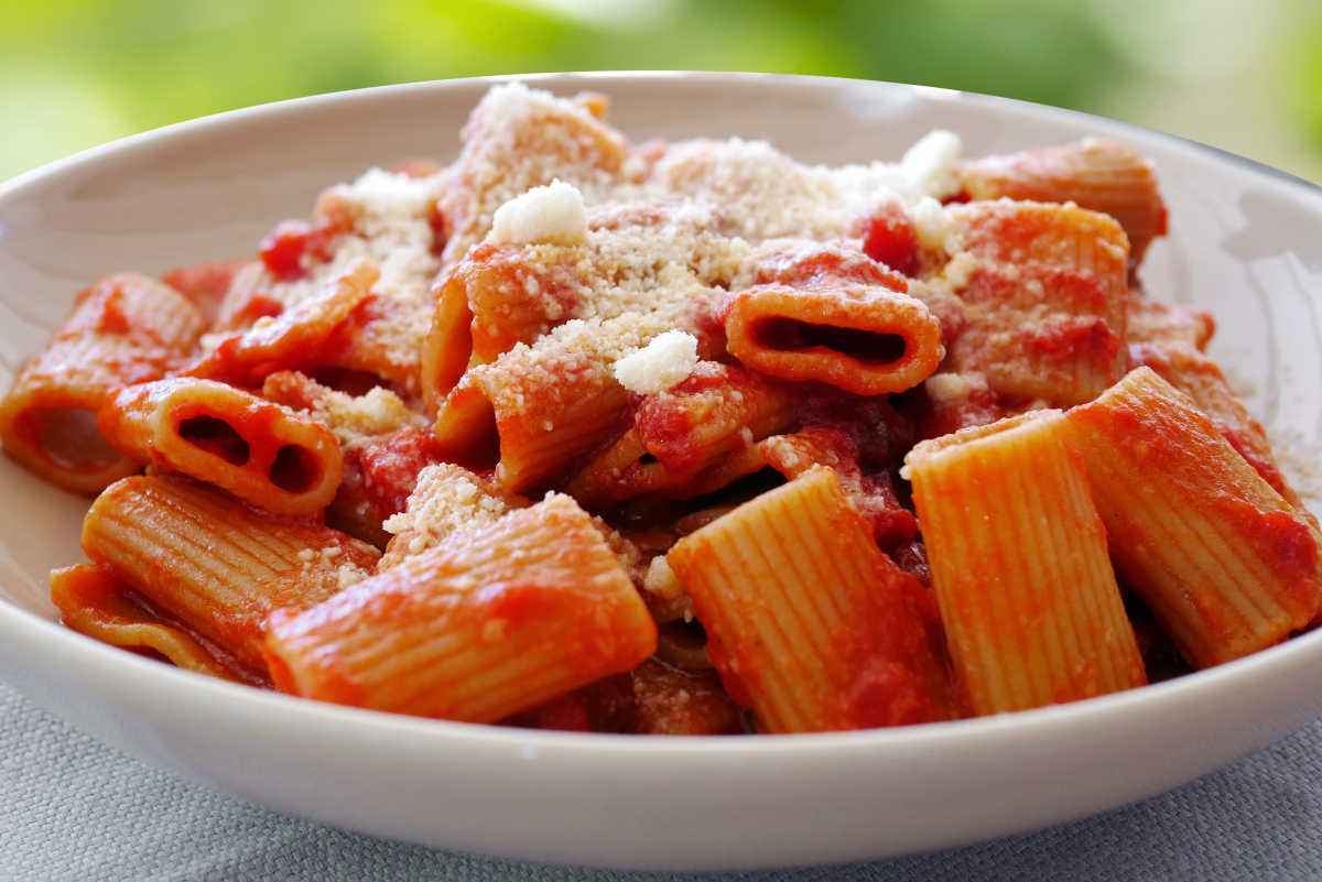 Rigatoni all'amatriciana di CasaBaio ricetta facile e veloce