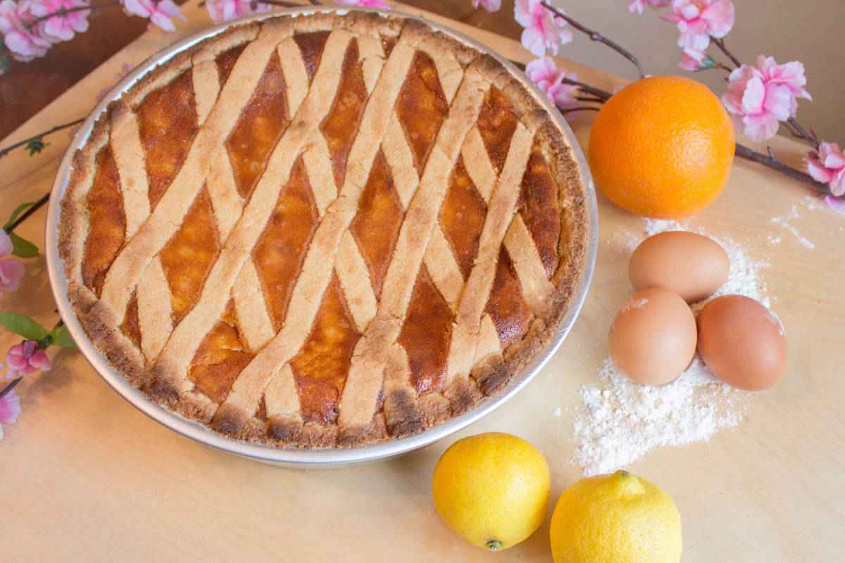 3 ingredienti profumati con cui sostituire i fiori d’arancio nella pastiera