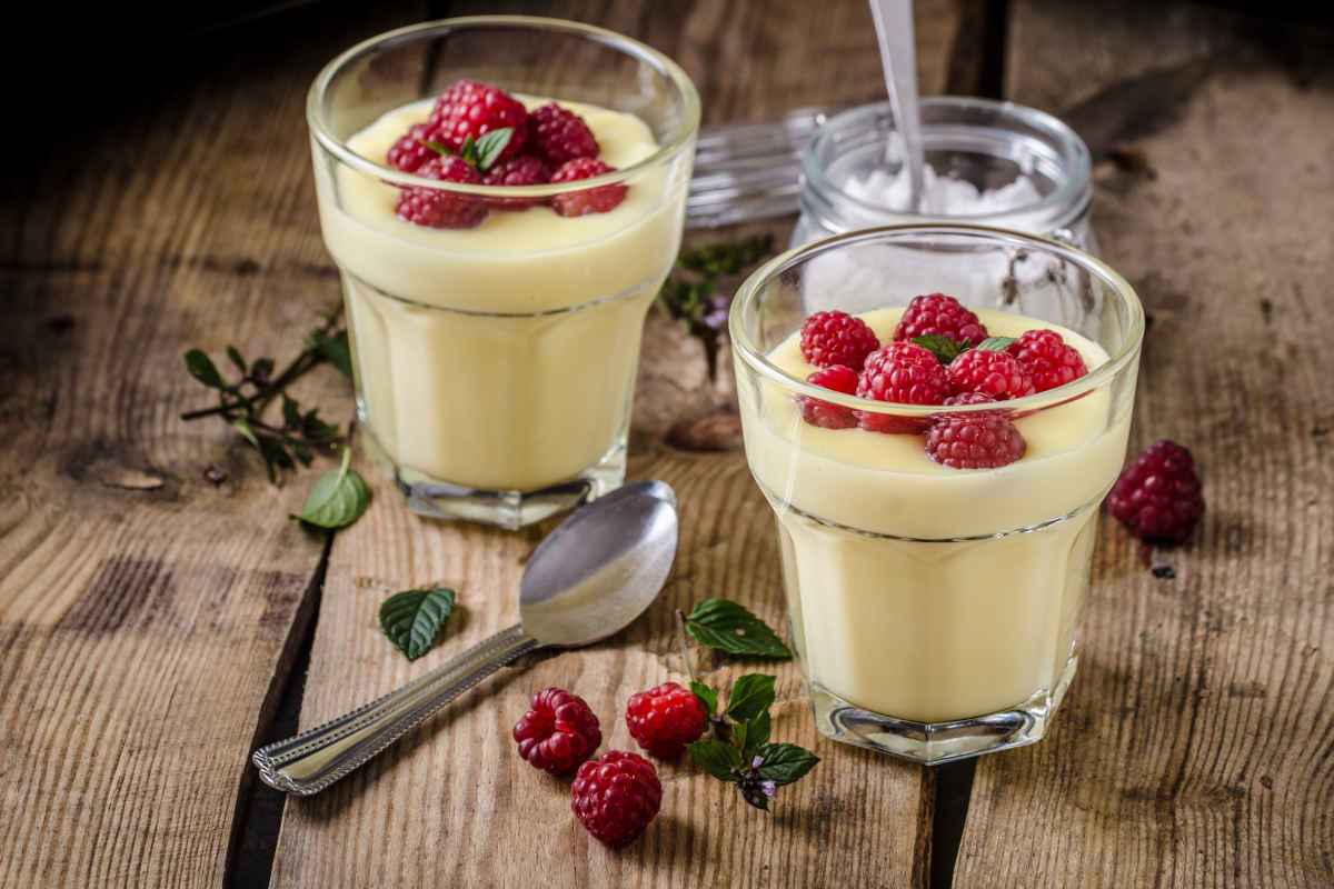 Crema pasticcera con il latte condensato