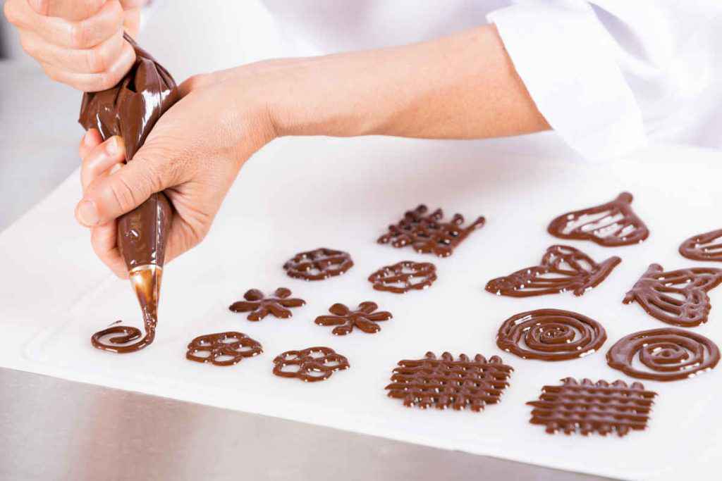 decorazioni con il cioccolato per torte