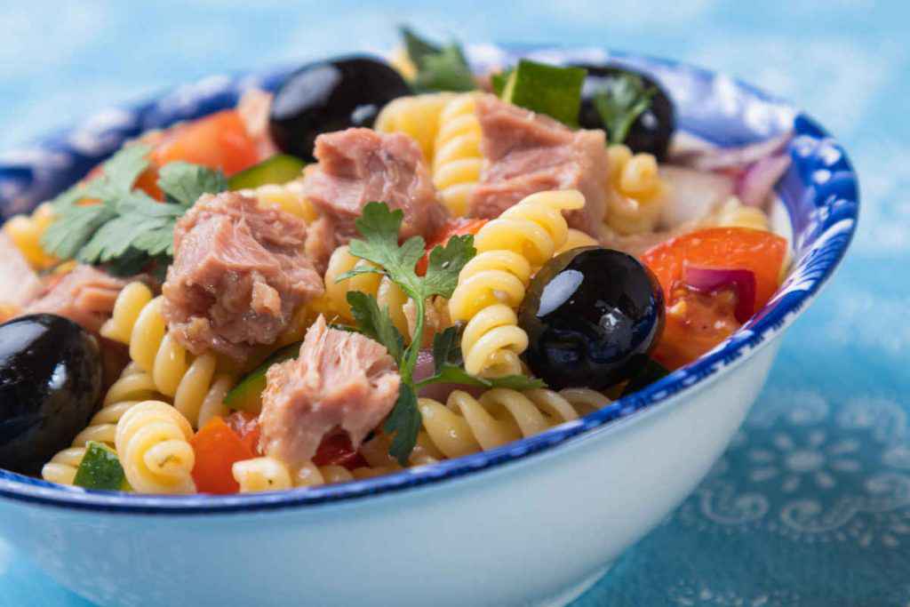 insalata di pasta con pesce