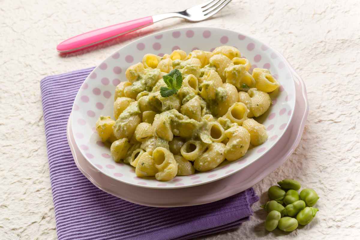 pasta con fave e ricotta primi piatti siciliani