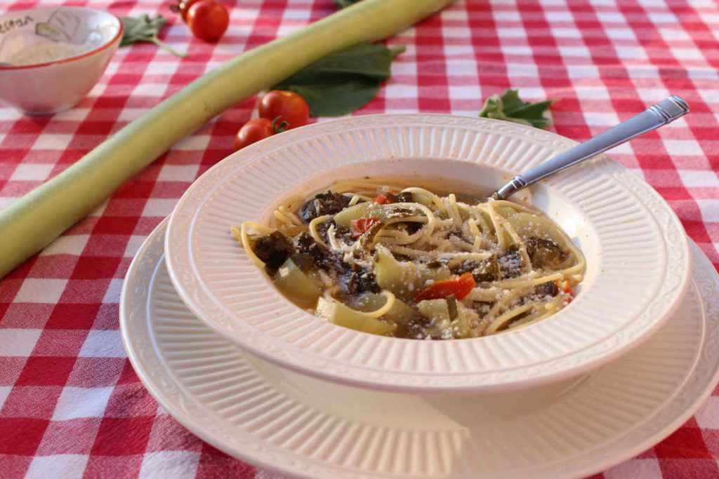 pasta tenerumi e cucuzza primi piatti siciliani tipici